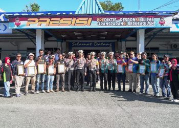 Kolaborasi Ditlantas Polda Kaltim dan Komunitas Vespa: Mengawal Keselamatan di Jalan Raya